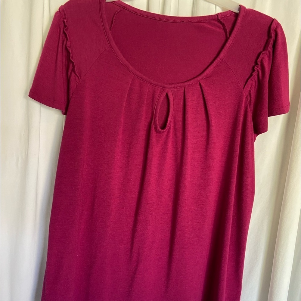 Size-m So Cute Fuchsia Pink Shirt W/o Tags, Pleats& Hole@neckline, Short/sleeve